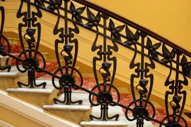 Grand Hotel & La Pace, staircase railings