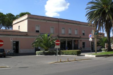 Montecatini Centro station, from the road