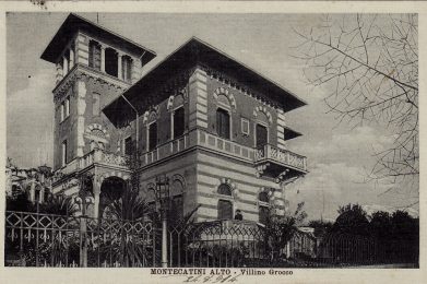 Cartolina in bianco e nero con vista esterna di Villino Grocco