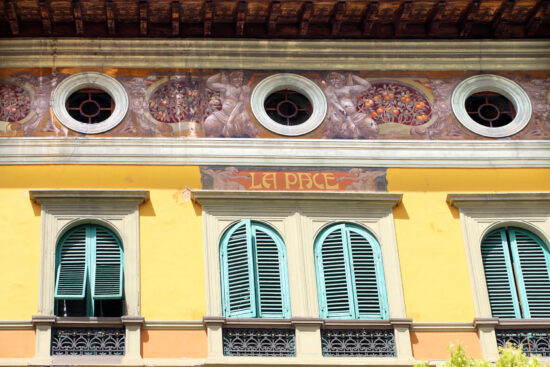 External frescoes of the Grand Hotel & La Pace