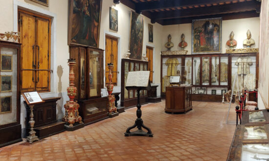 Vista delle opere esposte al museo dell'arte sacra